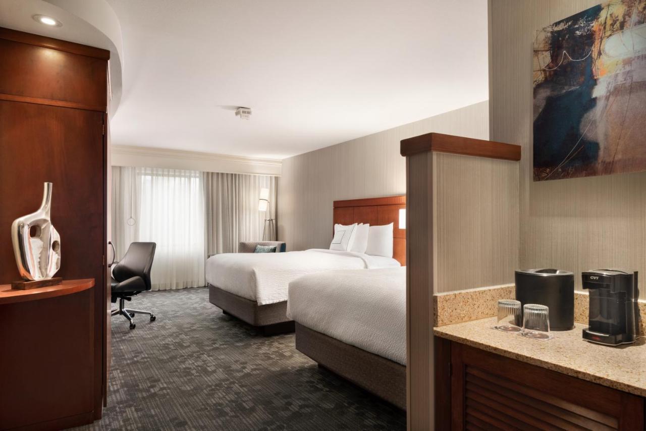 Courtyard By Marriott Potomac Mills Woodbridge Hotel Exterior foto