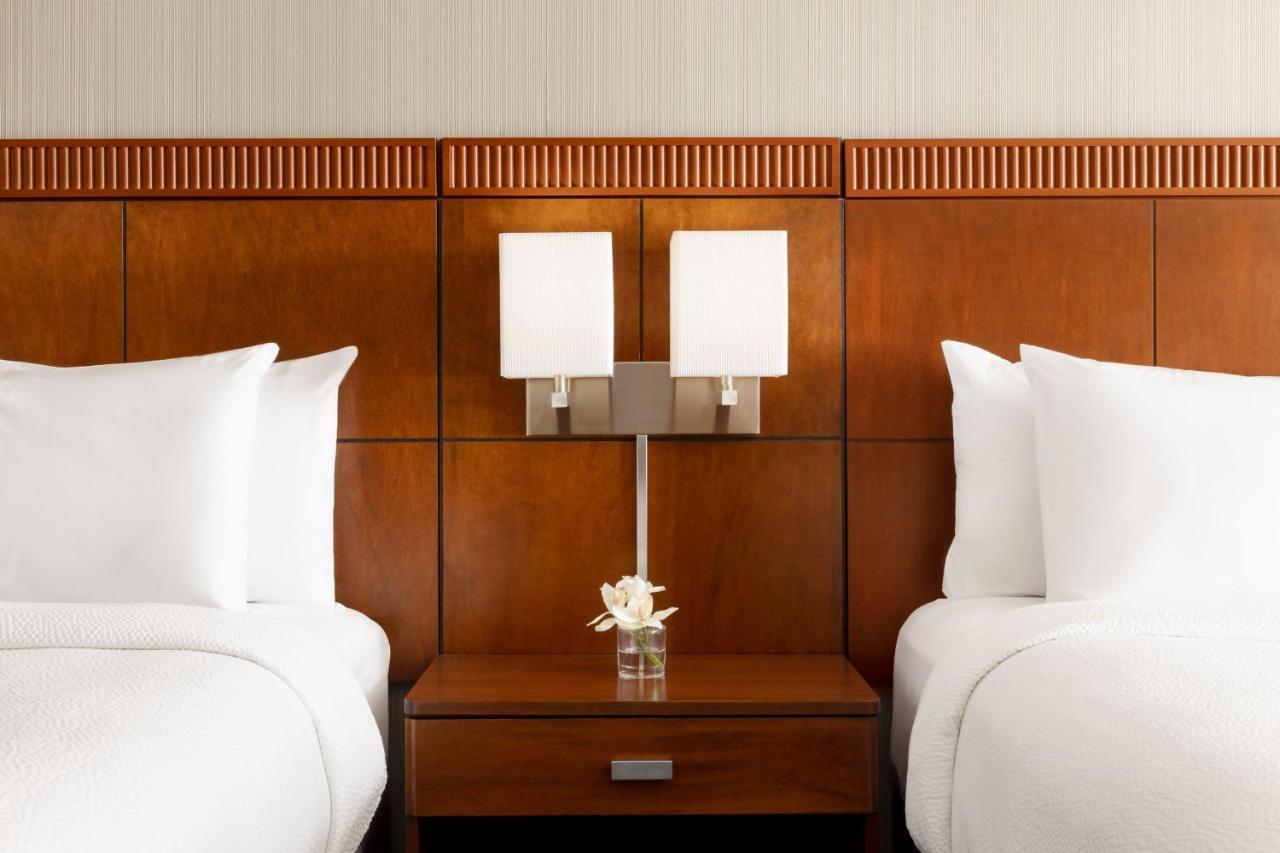 Courtyard By Marriott Potomac Mills Woodbridge Hotel Exterior foto