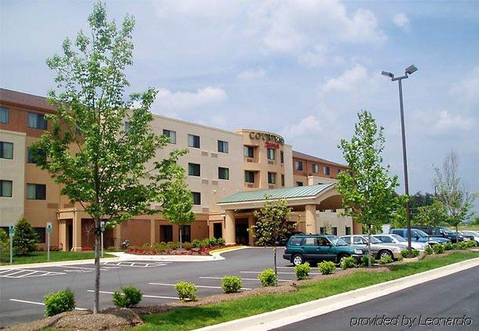 Courtyard By Marriott Potomac Mills Woodbridge Hotel Exterior foto