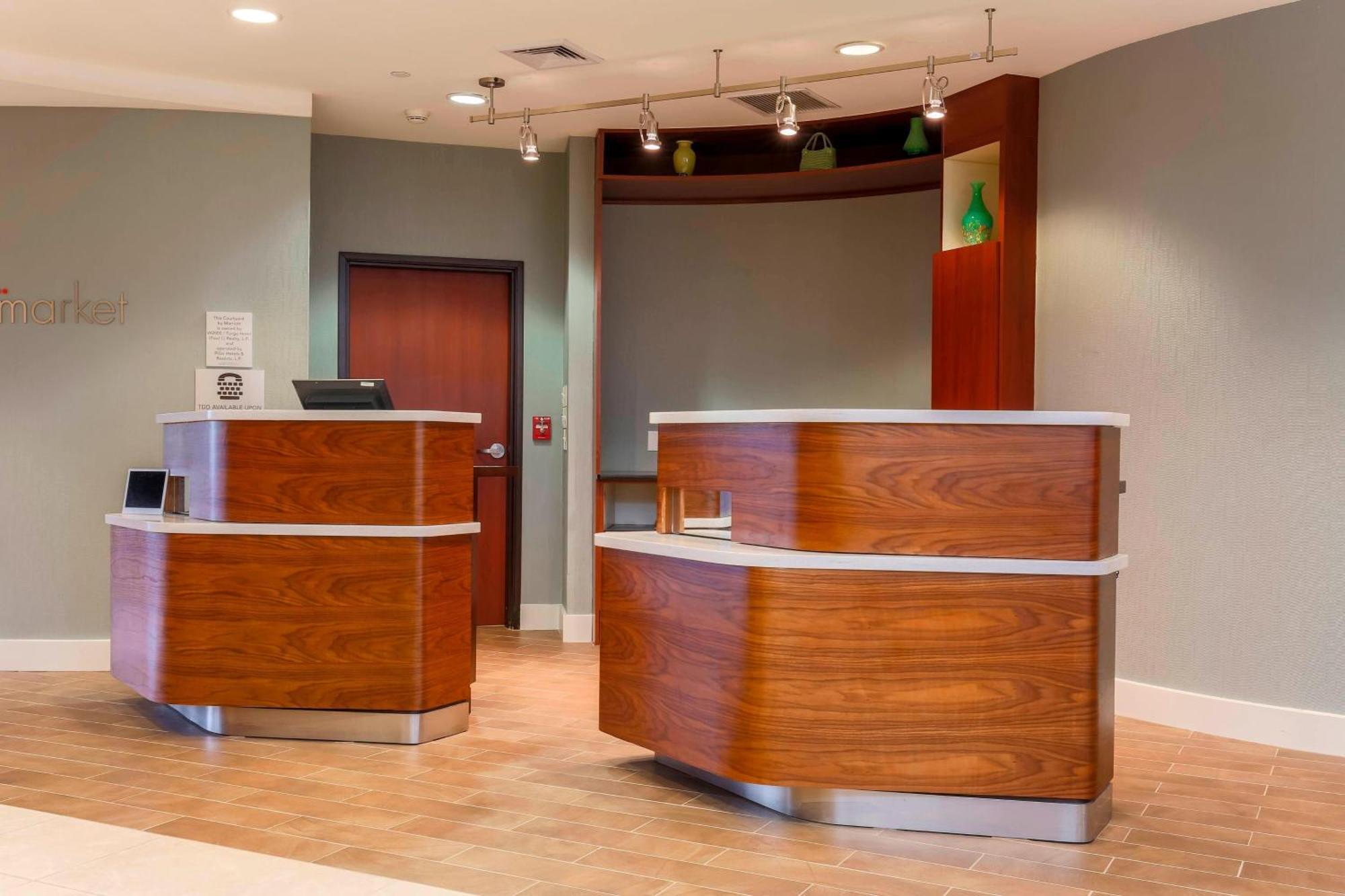 Courtyard By Marriott Potomac Mills Woodbridge Hotel Exterior foto