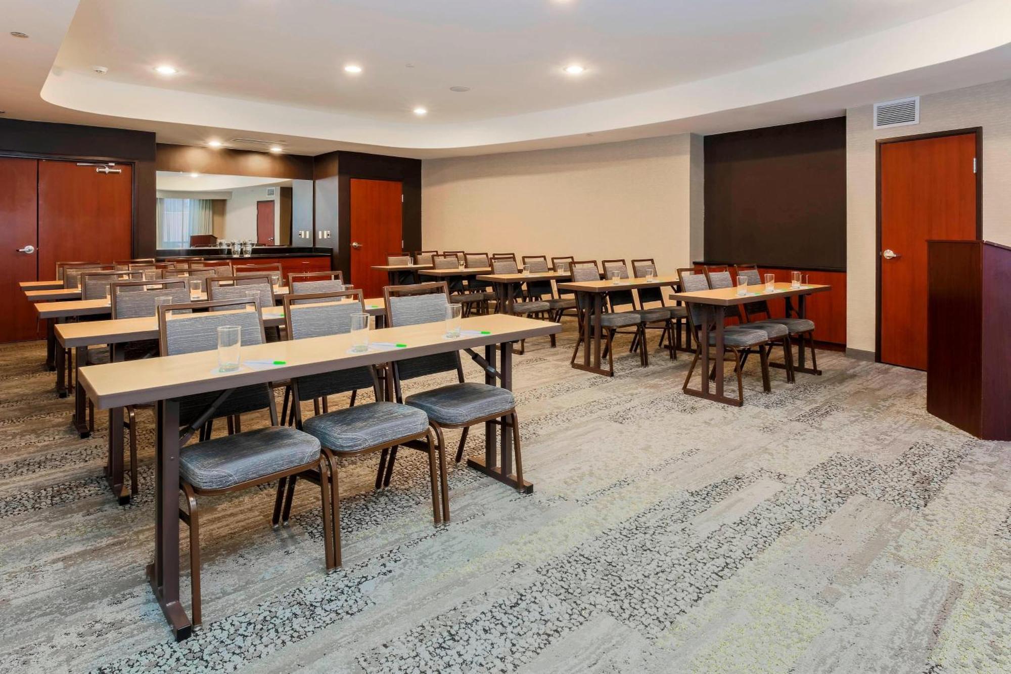 Courtyard By Marriott Potomac Mills Woodbridge Hotel Exterior foto