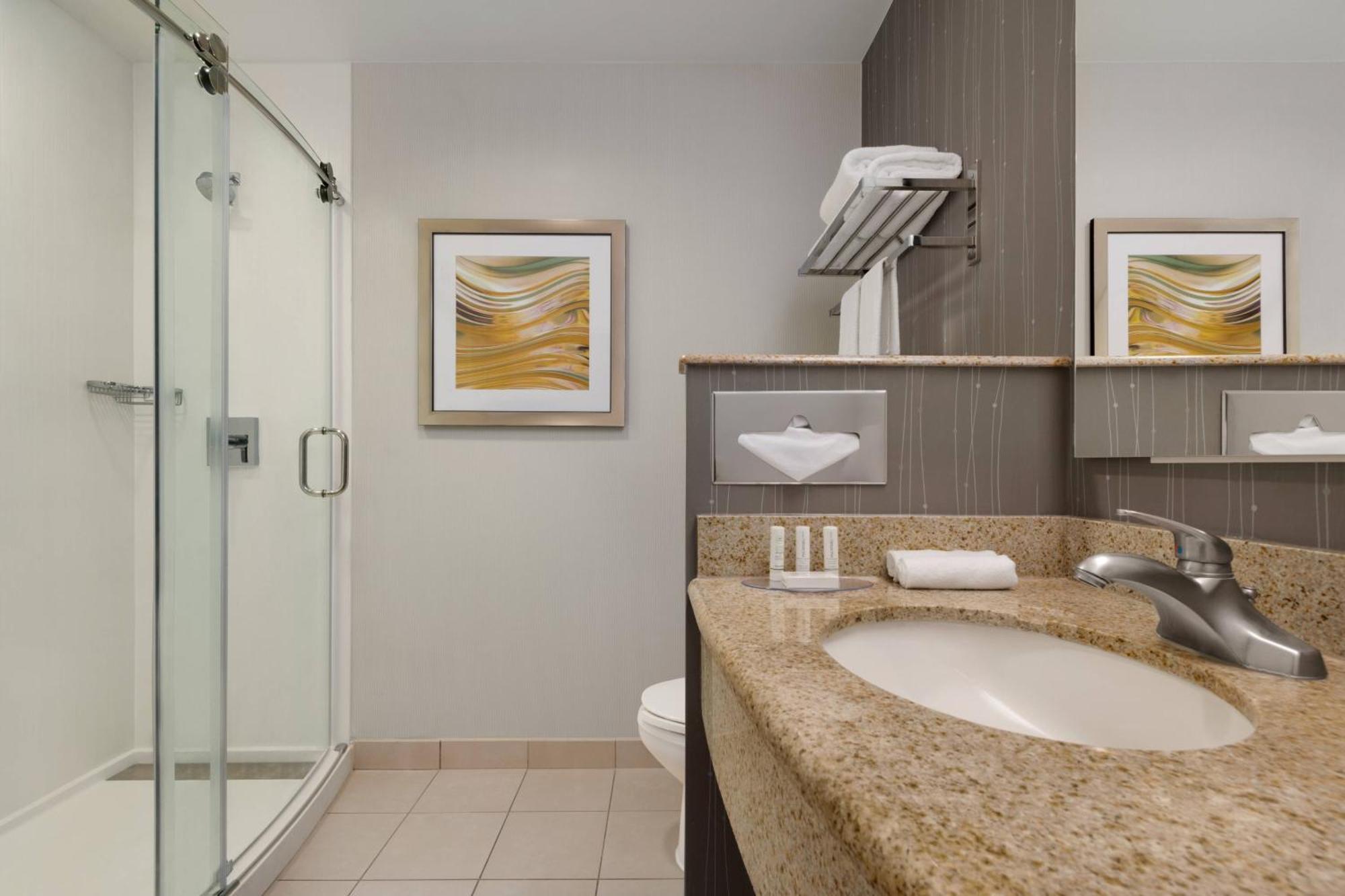 Courtyard By Marriott Potomac Mills Woodbridge Hotel Exterior foto