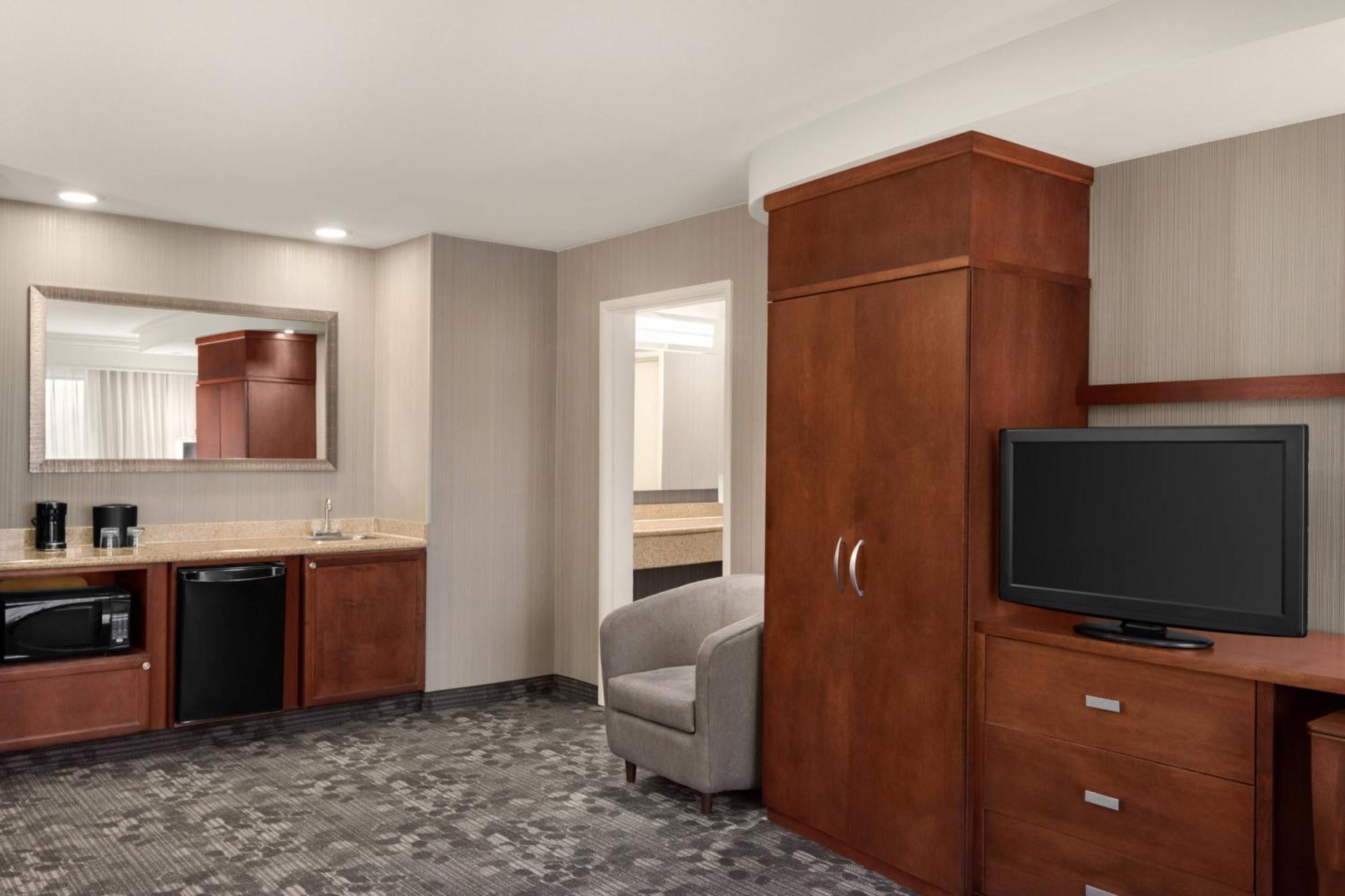 Courtyard By Marriott Potomac Mills Woodbridge Hotel Exterior foto