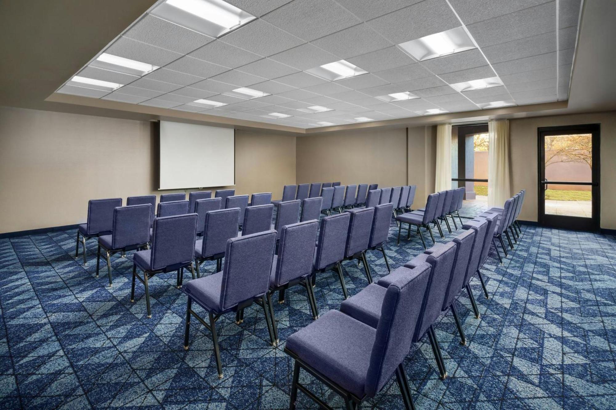 Courtyard By Marriott Potomac Mills Woodbridge Hotel Exterior foto