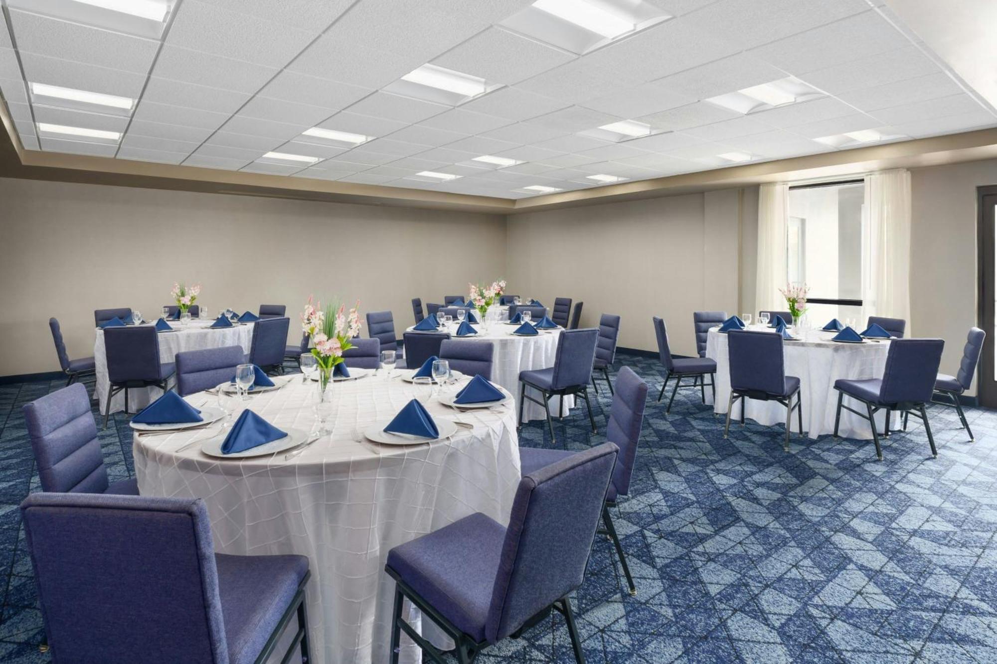 Courtyard By Marriott Potomac Mills Woodbridge Hotel Exterior foto